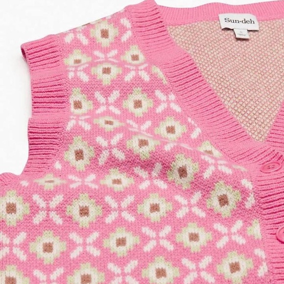 Aritzia Sunday Best Preston V-Neck Sweater Vest - Picture 2 of 3